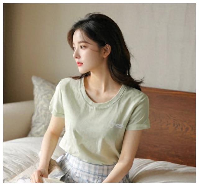 微信附近女人想不想和你有关系发条微信就知道！